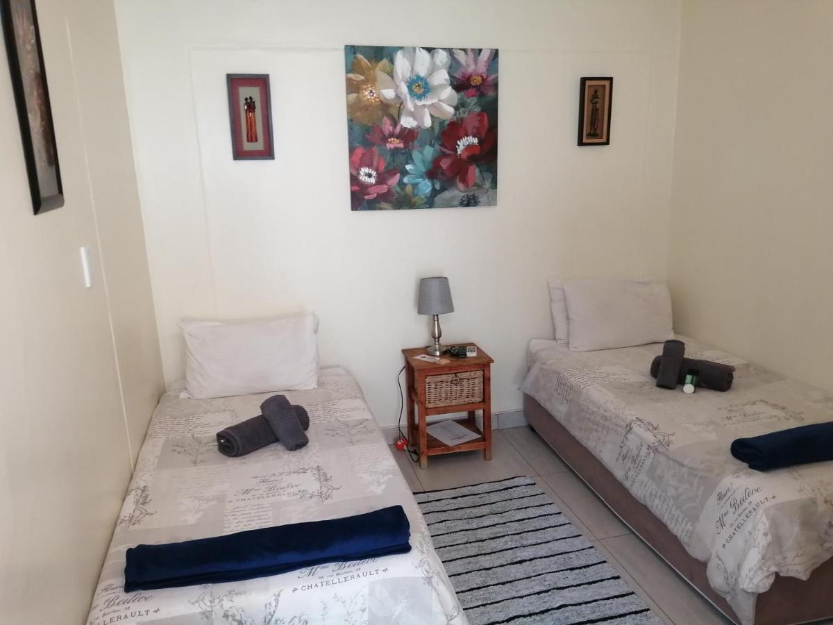 Esperanca Guesthouse Windhoek Esterno foto