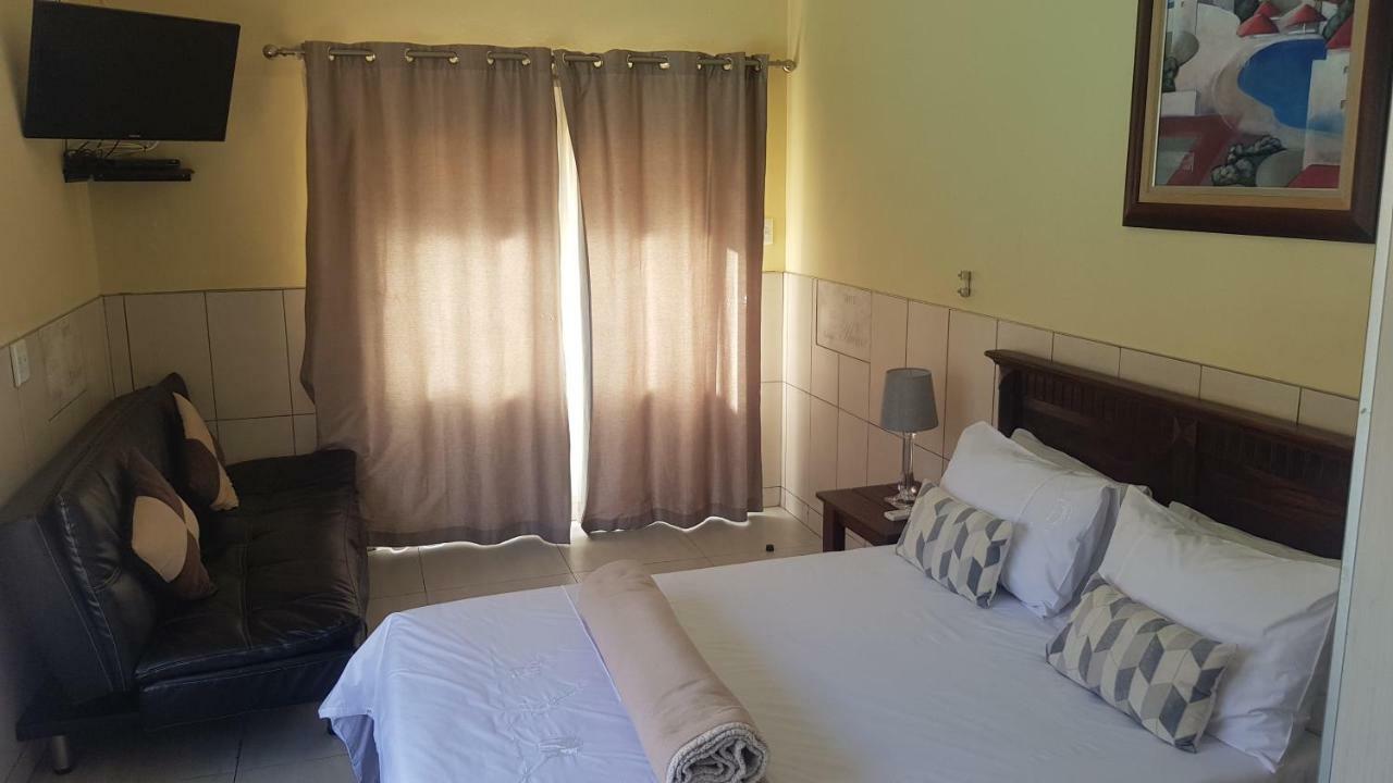 Esperanca Guesthouse Windhoek Esterno foto